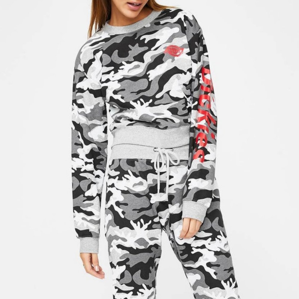 Dickies Camo Cropped Sweatshirt and Joggers set